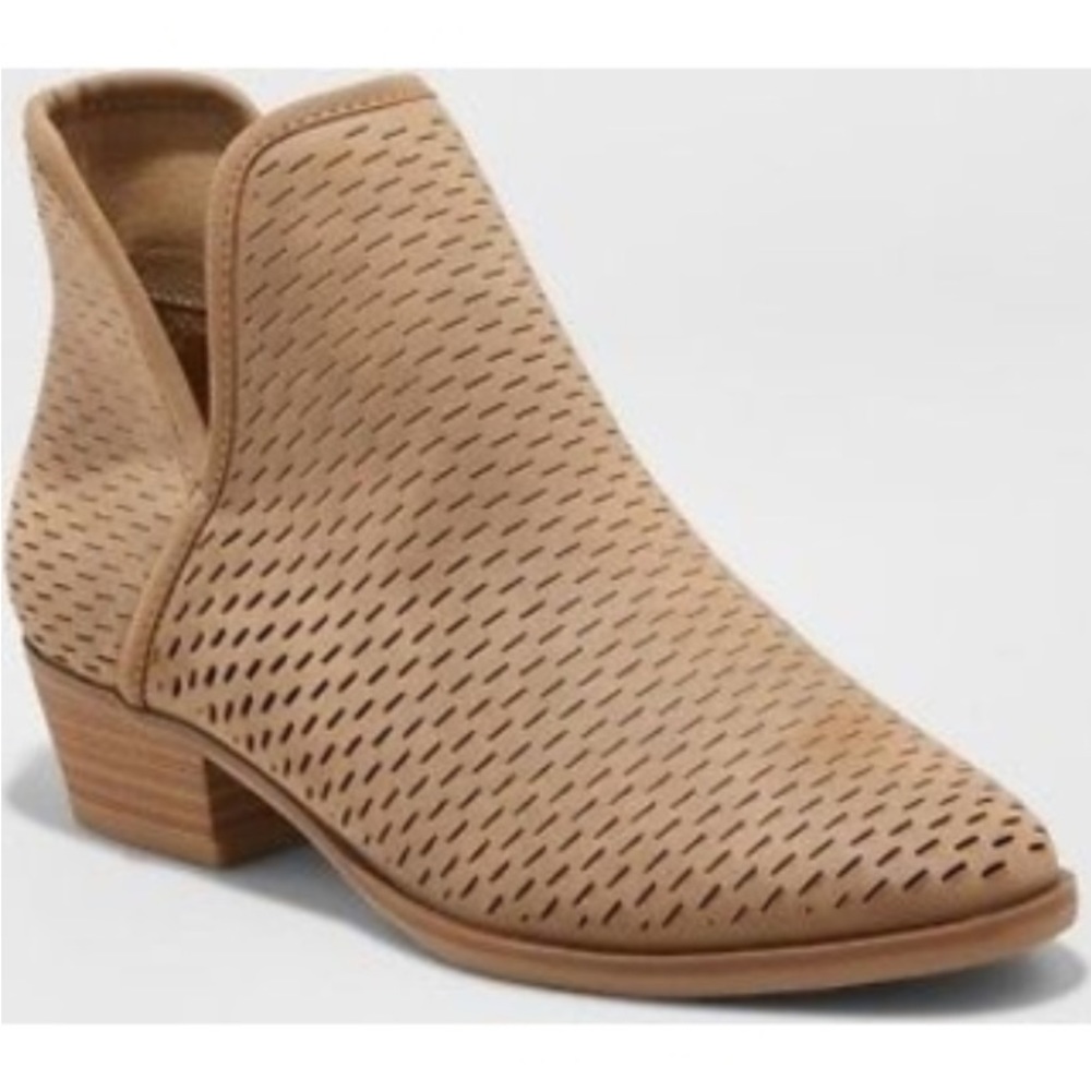 NEW! Merona Laser Cut-Out Booties, Taupe - Size 5.5 Ankle Boots, 1 1/2 Heel